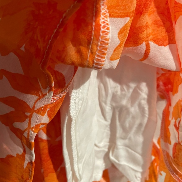 Sugarlips Romper. Size: Large. Orange and white flowers. NWT. Boutique. - Picture 7 of 9